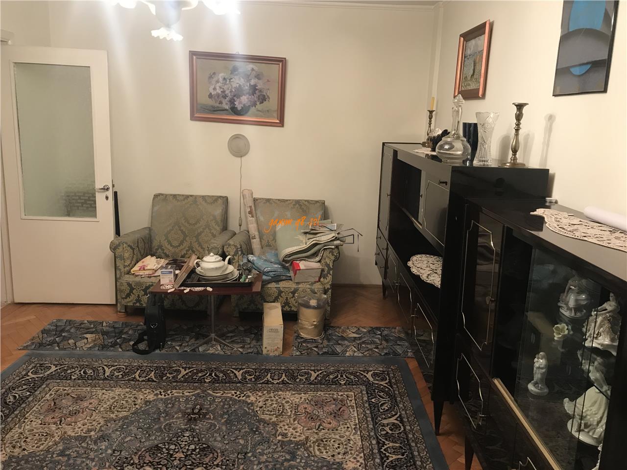 Apartament 3 camere, zona Primaria Focsani , et 1, mobilat , centrala termica proprie