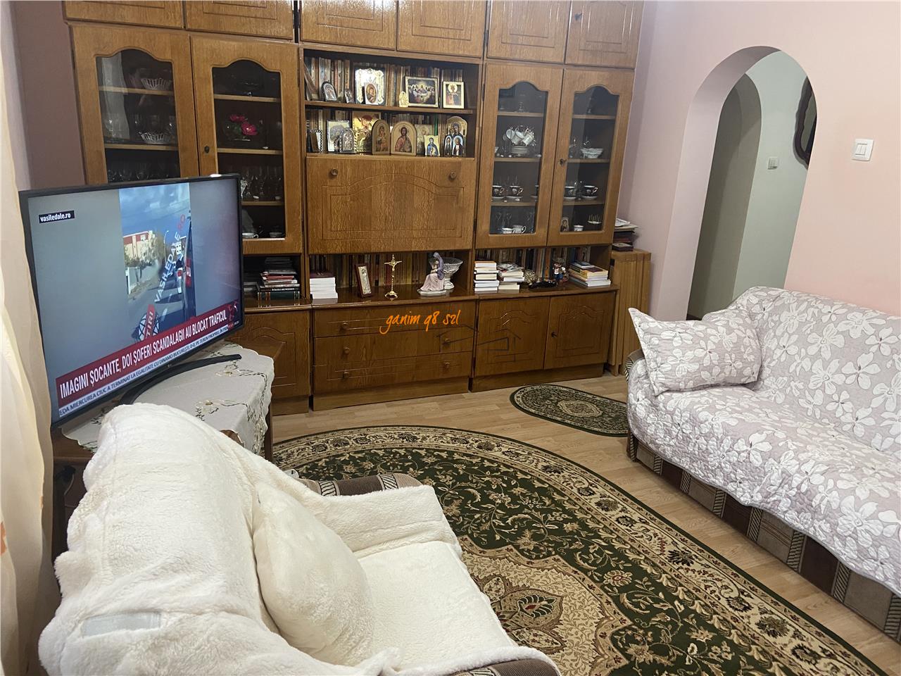 Apartament 3 camere , zona 2 stejari , et 2/3 , decomandat , imbunatatit, centrala termica proprie
