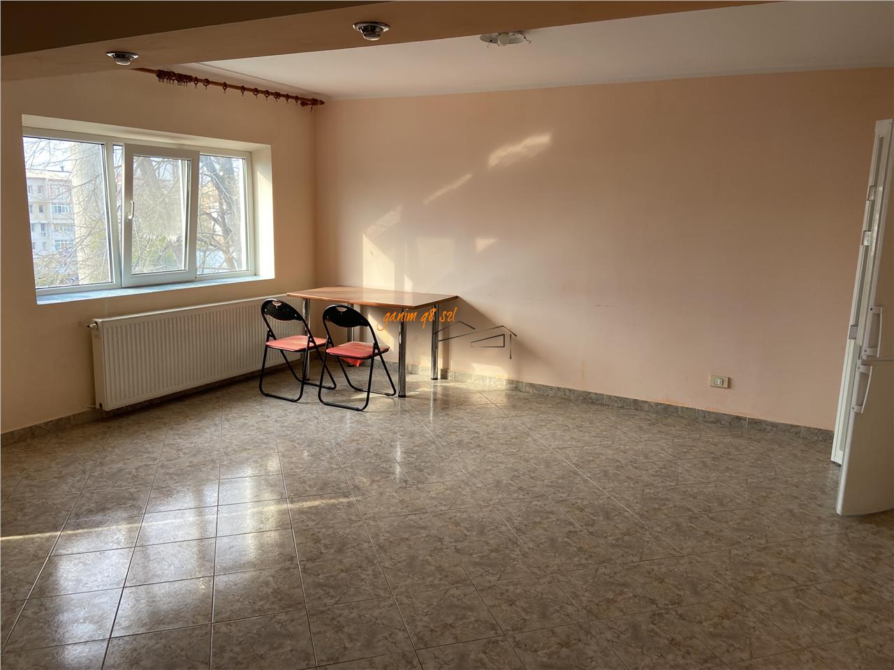 Apartament 3 camere , cartier Sud, 73 mp , decomandat , imbunatatit , centrala termica