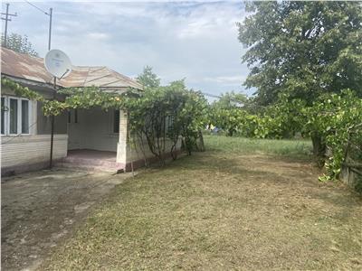 Casa si teren de vanzare in Suraia, zona Cimitirul central ,2087 mp , deschidere 52ml