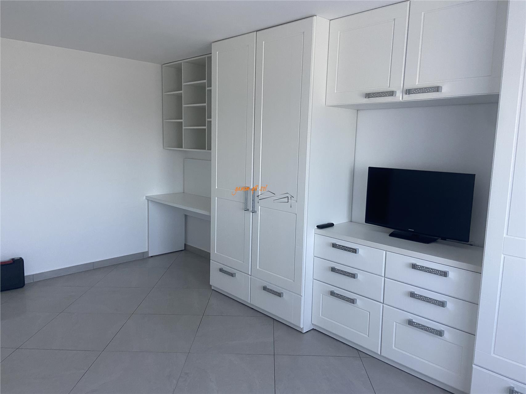 Apartament 2 camere ,54 mp, zona Mausoleu Sud - supermarket Paco , renovat complet , mobilat