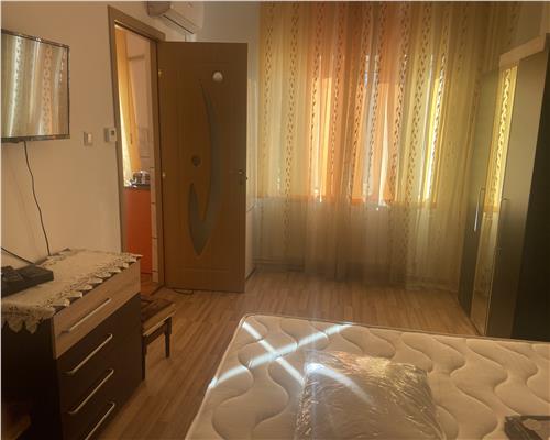 Garsoniera , zona B-dul Independentei , et 2 , 32 mp , decomandata , mobilata si utilata
