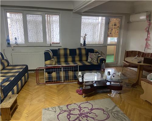 Apartament 4 camere , zona cetrala - Teatru Focsani ,123 mp , decomandat , liber