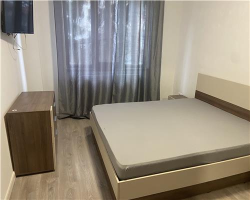 Garsoniera, zona cartier Gara , et 1/4 , imbunatatita , mobilata , centrala termica individuala