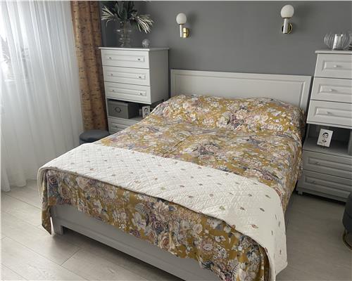 Apartament 3 camere , zona ultracentrala - Primaria Focsani, decomandat , renovat , mobilat si utilat integral
