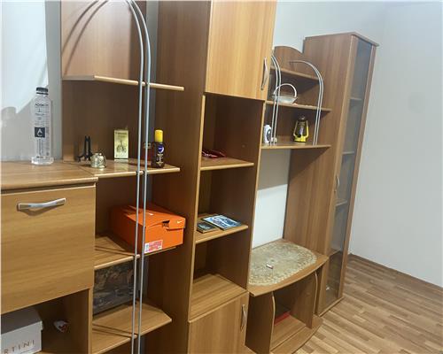 Apartament 2 camere , cartier Sud, et 1/4, decomandat, mobilat si utilat