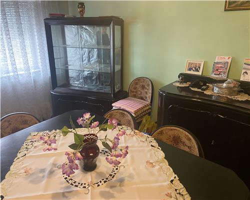 Apartament 3 camere , zona ultracentrala - Primaria Focsani, et 1/3 , decomandat