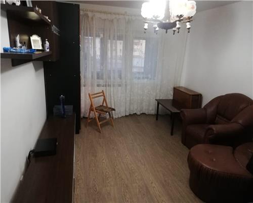 Apartament 3 camere , zona Policlinica 2 , et 2/4, decomandat, 70 mp, imbunatatit , curat , liber