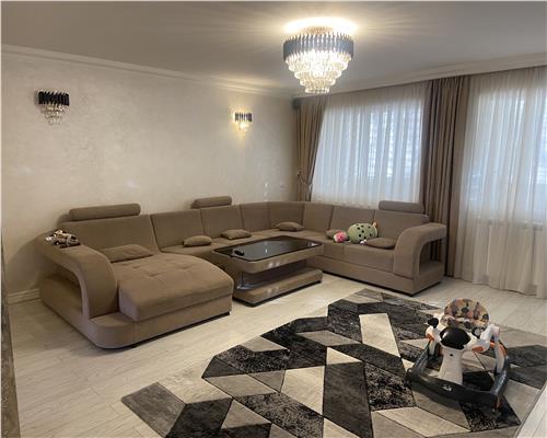 Apartament 4 camere , zona ultracentrala , suprafata de 100 mp , renovat  modern si mobilat integral
