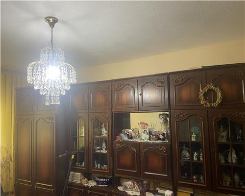 Apartament 3 camere , cartier Sud , et 3/4 ,decomandat ,70 mp , centrala termica  proprie