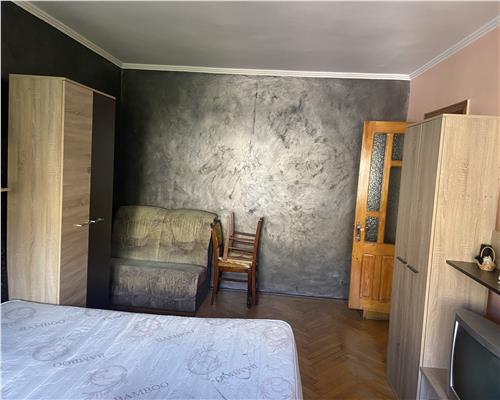 Apartament 3 camere , cartier Sud , et 3/4 , 72 mp , decomandat , centrala termica proprie