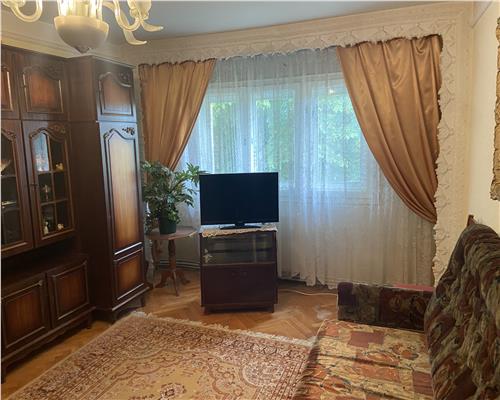 Apartament 3 camere , zona ultracentrala (Casa de Pensii ) , decomandat ,72 mp , mobilat, liber