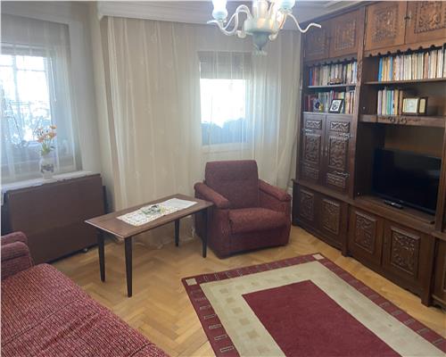 Apartament 3 camere in Focsani , zona centrala, et 2/4 , decomandat , 77 mp , liber , mobilat