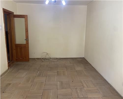 Apartament 2 camere in Focsani , cartier Sud , ei 1/4 , 54 mp , liber
