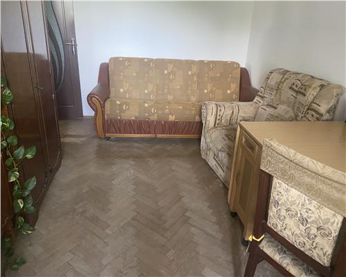 Apartament 2 camere , cartier Sud , decomandat 40 mp , centrala termica proprie , mobilat