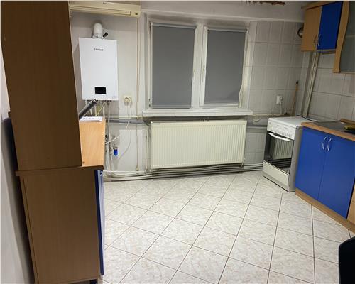 Apartament 2 camere ,zona ultracentrala (Unitatea de Pompieri), et 1/4 , decomandat, renovat , mobilat partial