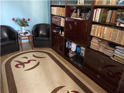 Apartament 3 camere , cartier Sud , et 3/4 , decomandat , mobilat , centrala termica proprie