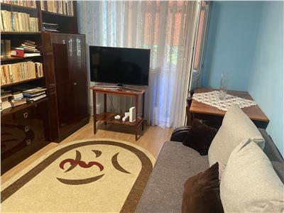 Apartament 3 camere , cartier Sud , et 3/4 , decomandat , mobilat , centrala termica proprie
