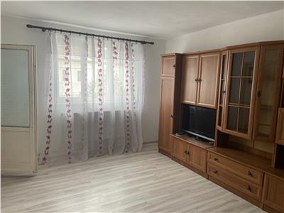 Garsoniera de inchiriat , cartier Sud , decomandata 37 mp , mobilata si utilata , centrala termica proprie