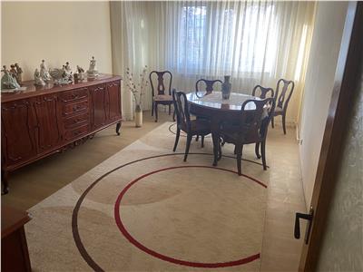 Apartament 3 camere , zona Cartier Sud , decomandat , 65 mp , imbunatatit , mobilat, centrala termica proprie