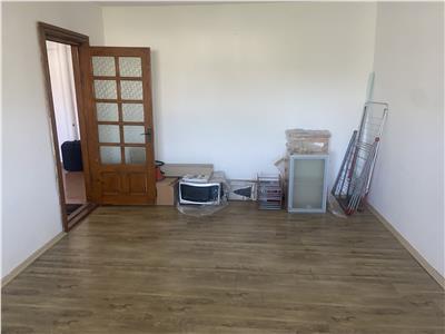Apartament 2 camere , zona Liceul Economic , 56 mp , decomandat