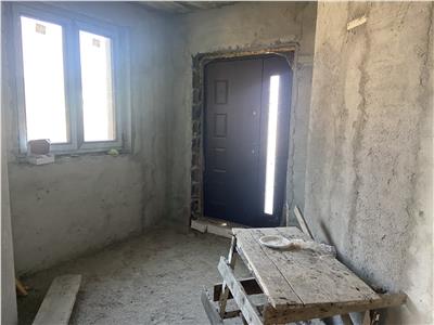Casa de vanzare in sat  Botarlau , parter si mansarda cu suprafata de 242 mp , teren 846 mp
