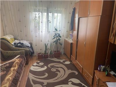 Garsoniera de vanzare , zona centrala -Inspectoratul Scolar , decomandata , et 3/4 , imbunatatita