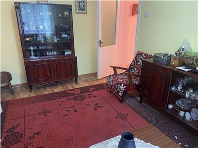 Apartament 2 camere , zona cartier Gara , etaj 1/4 , curat , liber , centrala termica individuala