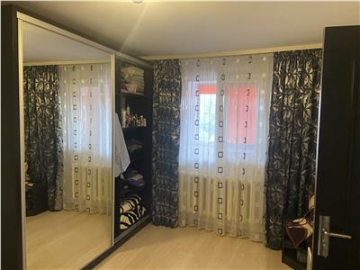 Garsoniera , zona Inspectoratul Scolar, et2/4 , decomandata , 34 mp , imbunatatita si mobilata complet
