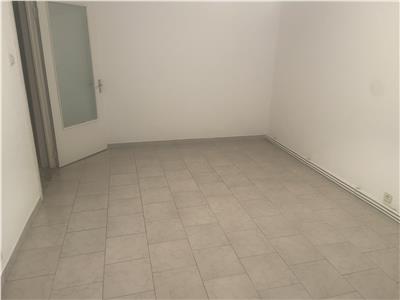 Apartament 2 camere , zona ultracentrala-Scoala nr 9 - Primaria Focsani, parter , decomandat , 62 mp , posibilitate privatizare