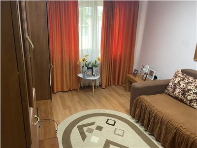 Apartament 3 camere , zona ultracentrala -Casa de Pensii Focsani, decomandat, imbunatatit