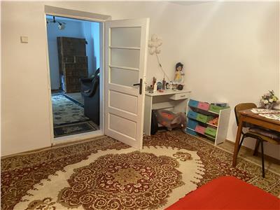 Casa de vanzare in sat Dumbraveni zona centrala ,suprafata de 95 mp,teren 1203 mp , situata la strada asfaltata