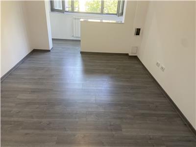 Garsoniera de vanzare , zona centyrala strada Bucegi - Gerald , decomandata ,36 mp , imbunatatita ,totul nou , libera