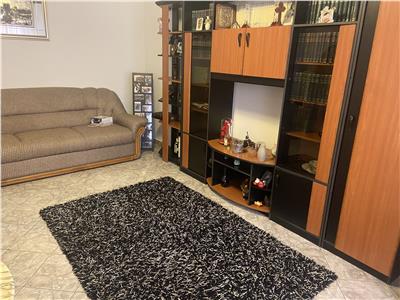 Apartament 4 camere , zona centrala -2 Stejari , decomandat , imbunatatit , mobilat