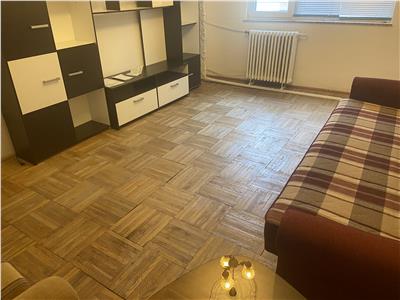 Apartament 2 camere  , zona Inspectoratul Scolar - Scoala nr 3 , 55 mp , decomandat , liber